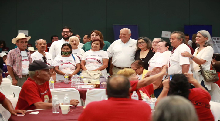 “Los adultos mayores tienen un importante lugar en las familias”: Gobernador