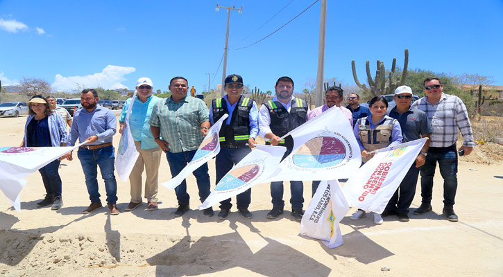 Inició la pavimentación de 2 calles en El Tezal en CSL