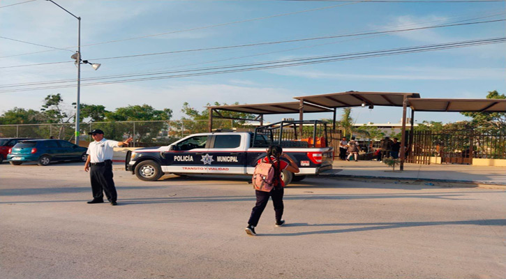 Despliegan elementos de Seguridad Pública para prevenir accidentes viales y disuadir conductas antisociales en Los Cabos
