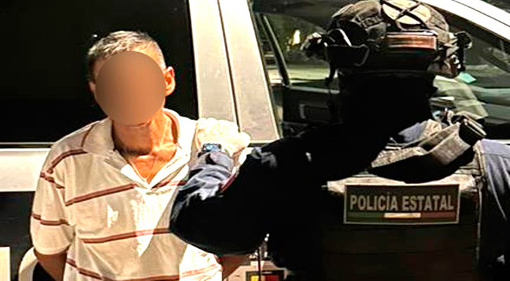 Detienen a sujeto con 12 envoltorios de cristal en La Paz Detienen a sujeto con 12 envoltorios de cristal en La Paz