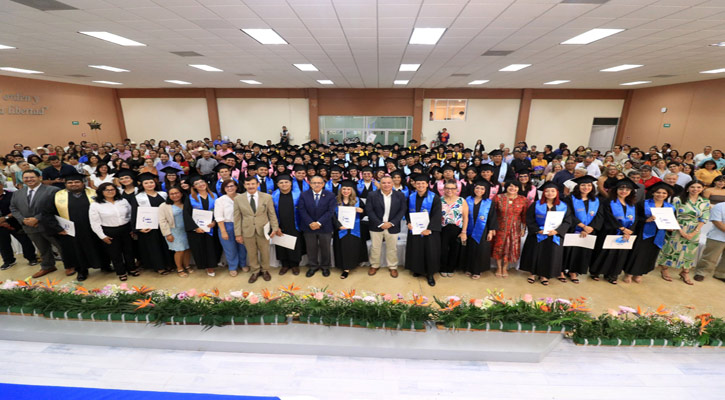 Celebró la UABCS graduación histórica de 450 estudiantes