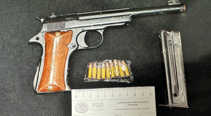 Sentencian a más de 7 años de prisión a sujeto por portación de arma y posesión de droga en La Paz