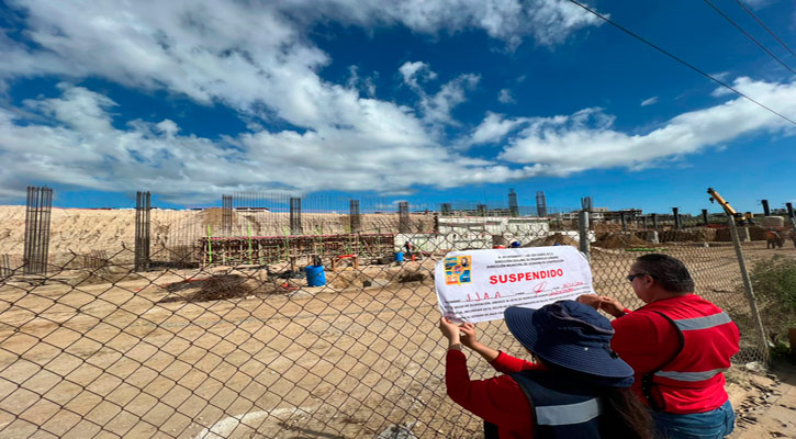 Por no mostrar sus permisos y licencias, fue clausurada la obra de una tienda de autoservicio en El Tezal