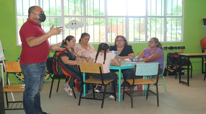 Más de 9 mil docentes de BCS analizan libros de texto y planes de la nueva escuela mexicana