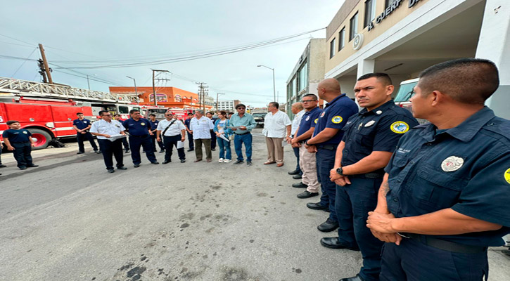 Reconocen a 8 integrantes del Cuerpo de Bomberos de CSL que apoyaron en la búsqueda y rescate en Acapulco