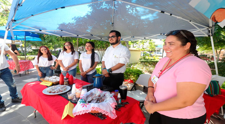 Presentaron proyectos innovadores de negocios estudiantes de la UABCS en la Expo Ideas 2023