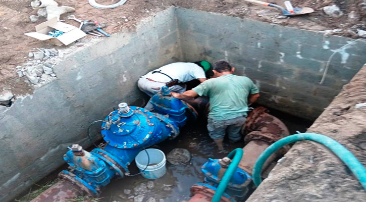 Ruptura de tubería en el tanque San Román provoca afectaciones en el suministro de agua potable en 5 colonias de La Paz