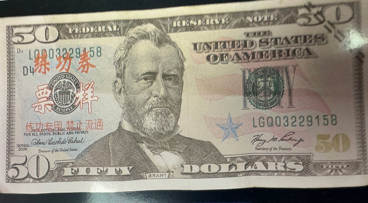 Sentenciado a más de 4 años de prisión por uso de moneda falsificada en La Paz