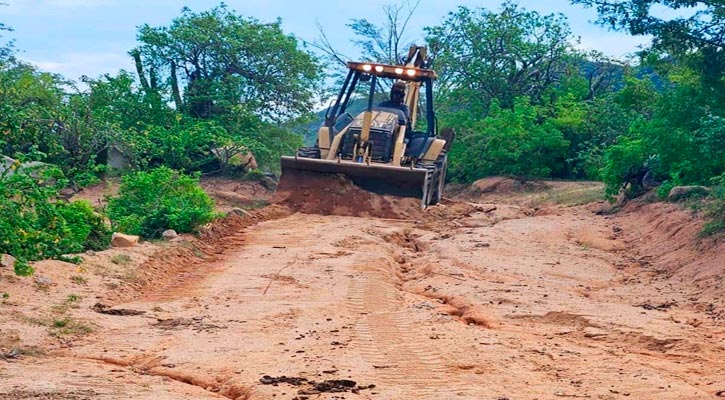 Reparan caminos de las Subdelegaciones de CSL