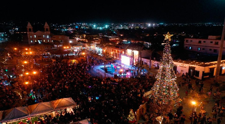 Inauguraron el bazar y encendido del Árbol de Navidad en SJC