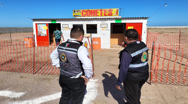 Solo 17 inspectores para verificar venta ilegal de pirotecnia en La Paz Solo 17 inspectores para verificar venta ilegal de pirotecnia en La Paz