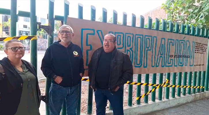 Ciudadanos ‘toman’ predio de la escuela 18 de Marzo y piden su expropiación Ciudadanos ‘toman’ predio de la escuela 18 de Marzo y piden su expropiación