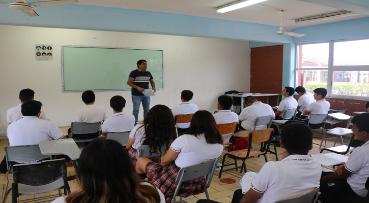 Avanzan el 87% de los estudiantes de preparatoria de BCS al nivel superior