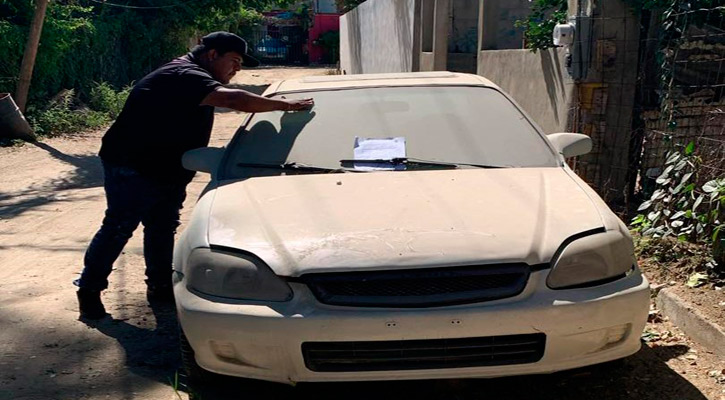 Notifican a propietarios de vehículos que están en condición de abandono en calles de Los Cabos