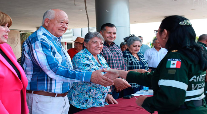 Entregó el Gobernador 8 unidades a los Ángeles Verdes y 3 al ISC