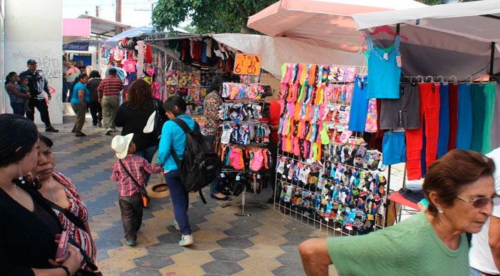 Buscan en La Paz que comerciantes ambulantes y semifijos migren a la formalidad