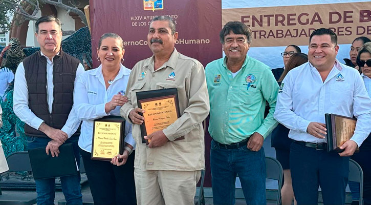 Entregan 40 bases sindicales a igual número de trabajadores del Oomsapas de Los Cabos