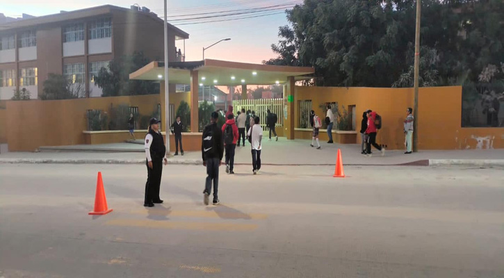 Implementan vigilancia en entrada y salida de alumnos en Los Cabos Implementan vigilancia en entrada y salida de alumnos en Los Cabos