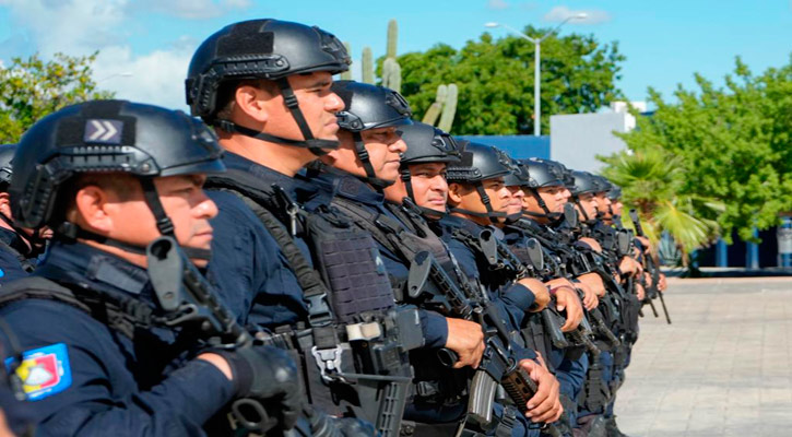 Aseguran a 4 personas, armamento y vehículos en Comondú