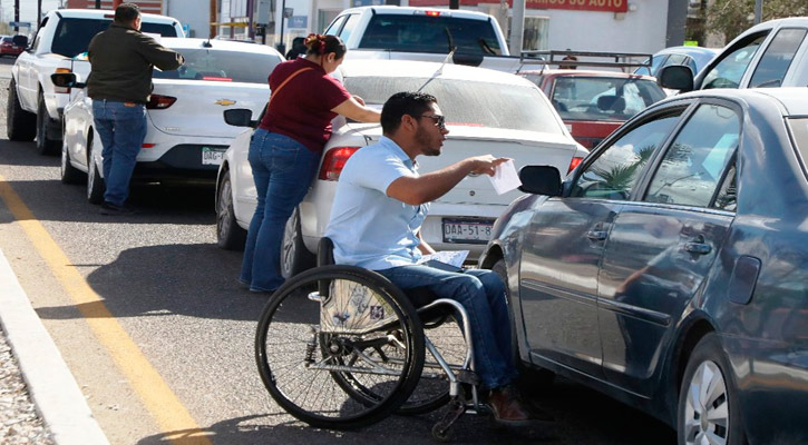 Promueven el respeto a los cajones destinados a personas con alguna discapacidad en La Paz Promueven el respeto a los cajones destinados a personas con alguna discapacidad en La Paz