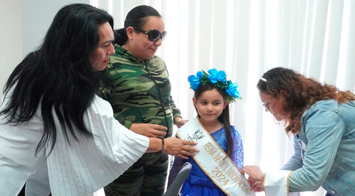 Impusieron bandas a Reyes Infantiles de las Personas con Discapacidad del Carnaval La Paz