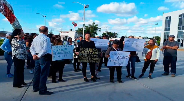 Inconformes comerciantes semifijos de Camino Real porque los quitaron del parque