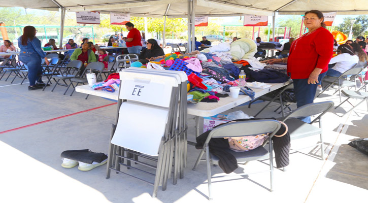 Llevan a Santiago el programa “DIF en tu Colonia”