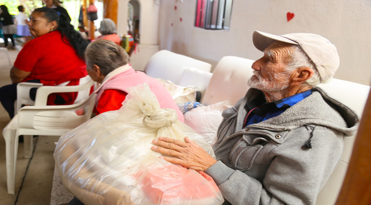 Dan diversos artículos de apoyo a Casa de Día de SJC