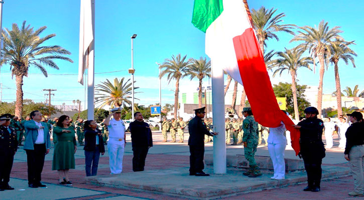 Es la Constitución Mexicana la base de las instituciones, convivencia social y garante de los derechos
