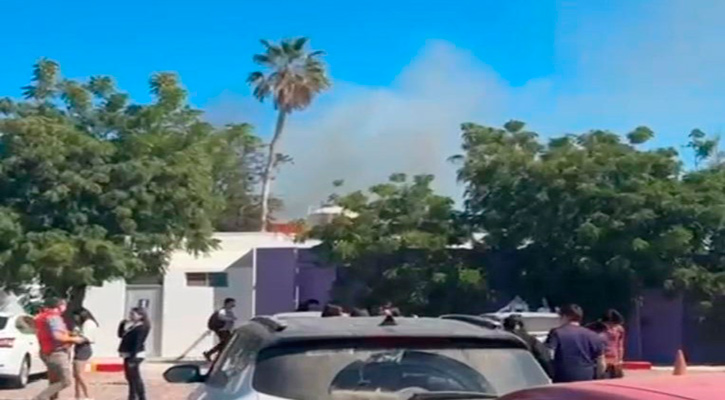 Por tercera ocasión en un mes se registra un incendio en terreno baldía de Abasolo y Colima en La Paz