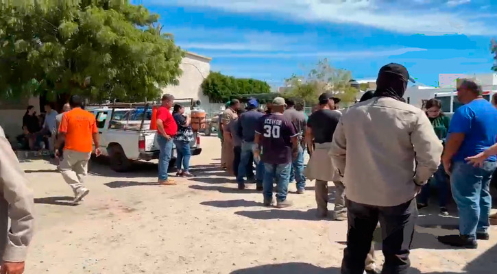 Paro laboral en Oomsapas de La Paz; sindicato pide destitución del director, Mario Gálvez Paro laboral en Oomsapas de La Paz; sindicato pide destitución del director, Mario Gálvez