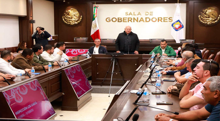 Trabajan en regularización del servicio el gobierno de BCS y taxistas de Los Cabos Trabajan en regularización del servicio el gobierno de BCS y taxistas de Los Cabos