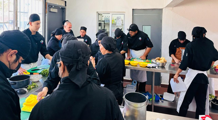 Impartió taller en la UABCS Los Cabos un reconocido chef francés Impartió taller en la UABCS Los Cabos un reconocido chef francés