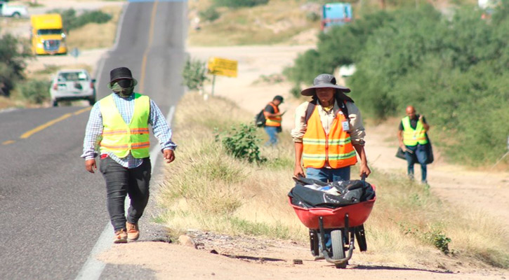 Realizan limpieza de accesos a playas de La Paz durante Semana Santa