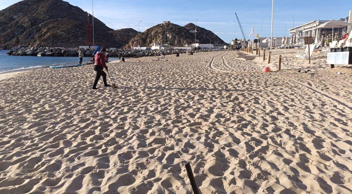 Refuerzan limpieza y vigilancia en las playas de Los Cabos