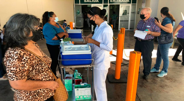 Convoca el IMSS a la población adulta mayor de BCS a vacunarse contra la influenza Convoca el IMSS a la población adulta mayor de BCS a vacunarse contra la influenza