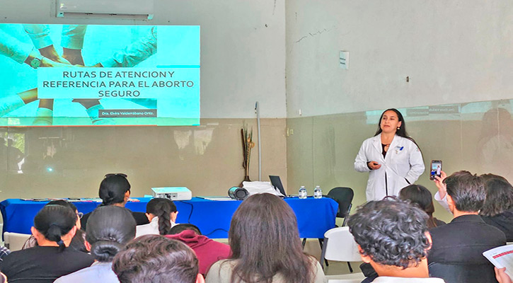 Capacitan a personal de salud en Los Cabos sobre la interrupción legal del embarazo