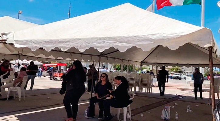 Extrañamente burócratas aceptaron propuesta salarial que un día antes habían rechazado