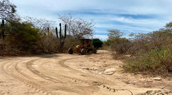 Refuerzan acciones para mejorar caminos que conectan a las rancherías en Los Cabos