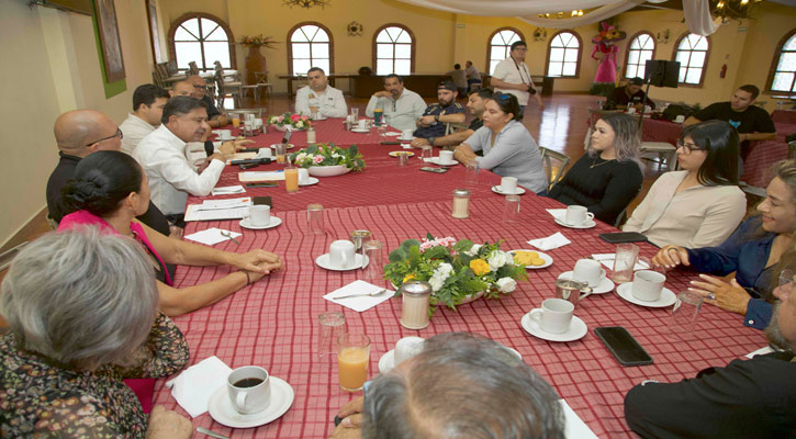 Ofrece Homero Davis ser aliado del sector restaurantero de BCS