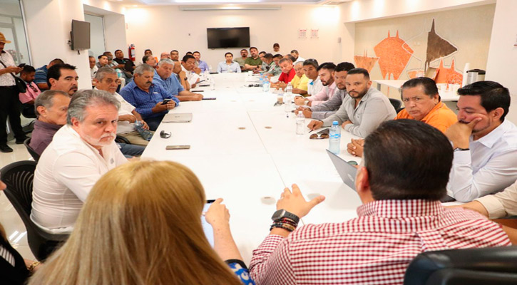Establecen mesas técnicas autoridades de los tres órdenes de gobierno y transportistas de Los Cabos Establecen mesas técnicas autoridades de los tres órdenes de gobierno y transportistas de Los Cabos