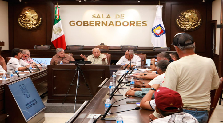 Abordó el Gobernador temas de protección, conservación y defensa de pesquería con pescadores del Golfo de Ulluoa
