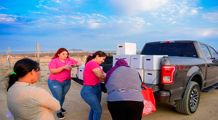 Entregaron despensas a familias de la colonia Altos de Miranda en CSL