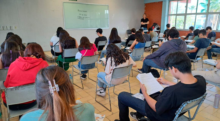 Presentaron examen de admisión para ingresar a bachillerato más de 13 estudiantes en BCS Presentaron examen de admisión para ingresar a bachillerato más de 13 estudiantes en BCS