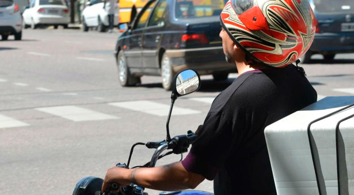 Es obligatorio el uso del casco para los motociclistas en Los Cabos