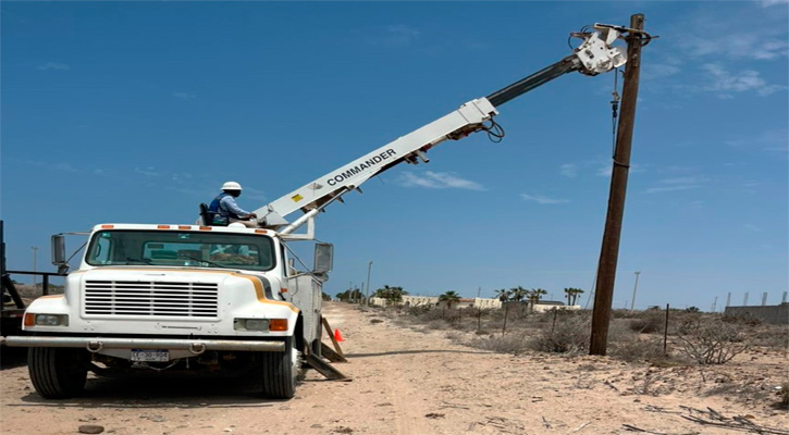 Continúan los trabajos de electrificación en San Juanico