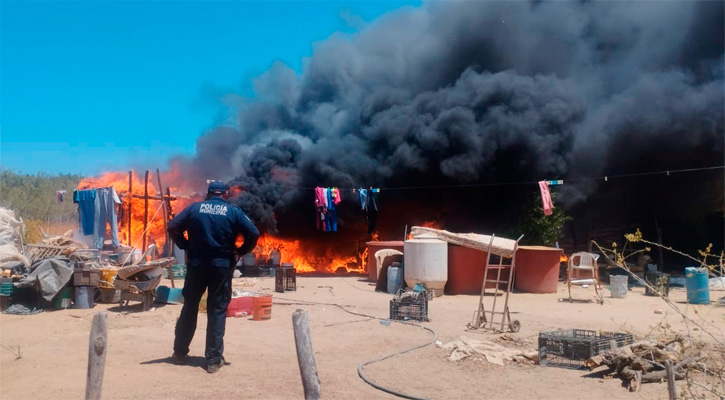 Se incendió una vivienda en San Juan de Los Planes