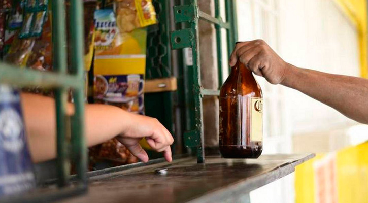 Venta de licencias de alcohol entre particulares propicia fraudes y falta de control