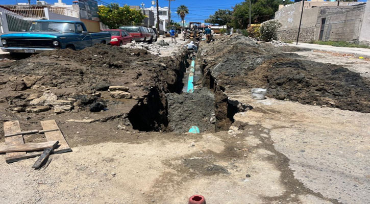 Sustituyen 50 metros de tubería de drenaje sanitario en la colonia Brisas del Pacífico en CSL