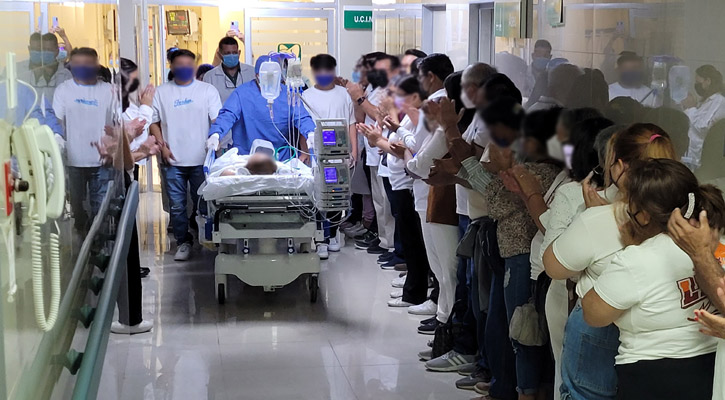 Entre aplausos despiden a mujer donadora de órganos del Hospital General de Zona con Medicina Familiar en La Paz Entre aplausos despiden a mujer donadora de órganos del Hospital General de Zona con Medicina Familiar en La Paz